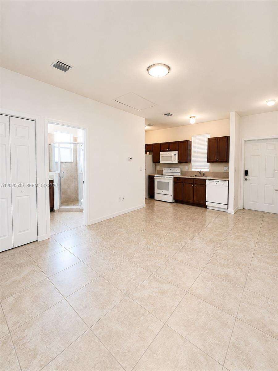 Miami | 17001 96th St N/A | Picture 18