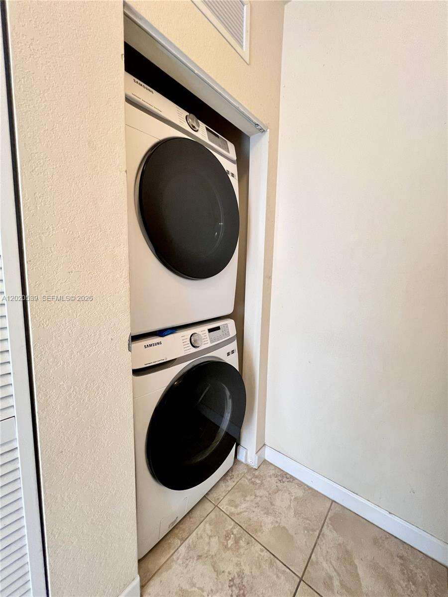Miami | 17001 96th St N/A | Picture 21