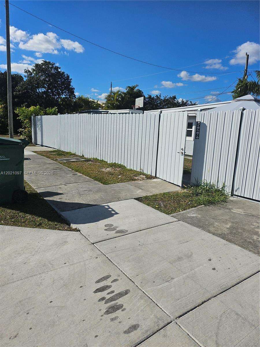 Florida City | 528 10th St N/A | Picture 5