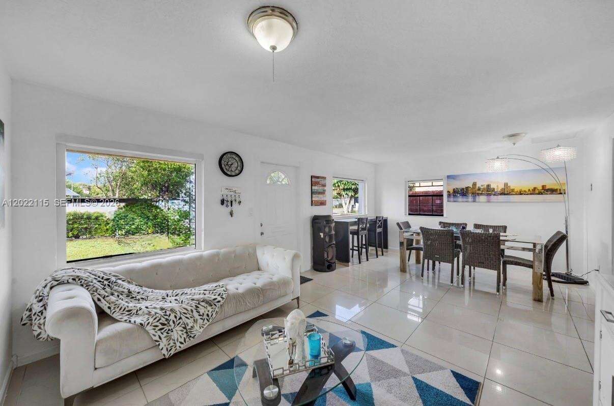 Hollywood | 2411 Fletcher St N/A | Picture 4