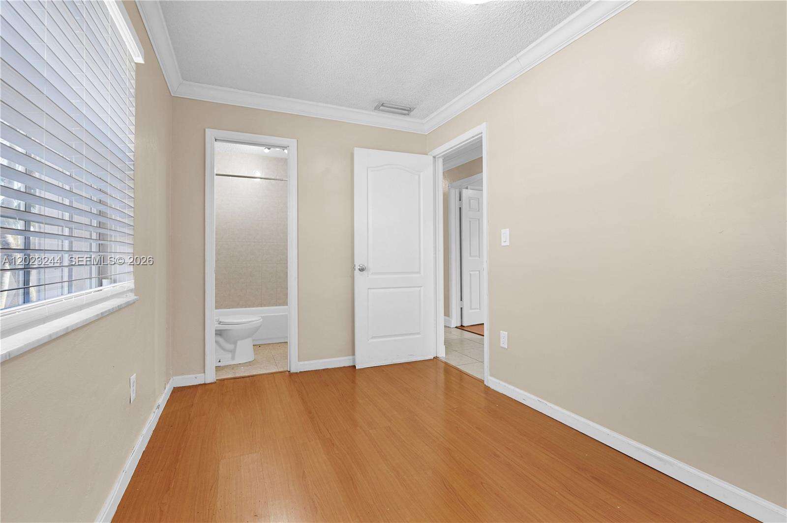 Miami | 2400 103rd Ct N/A | Picture 16