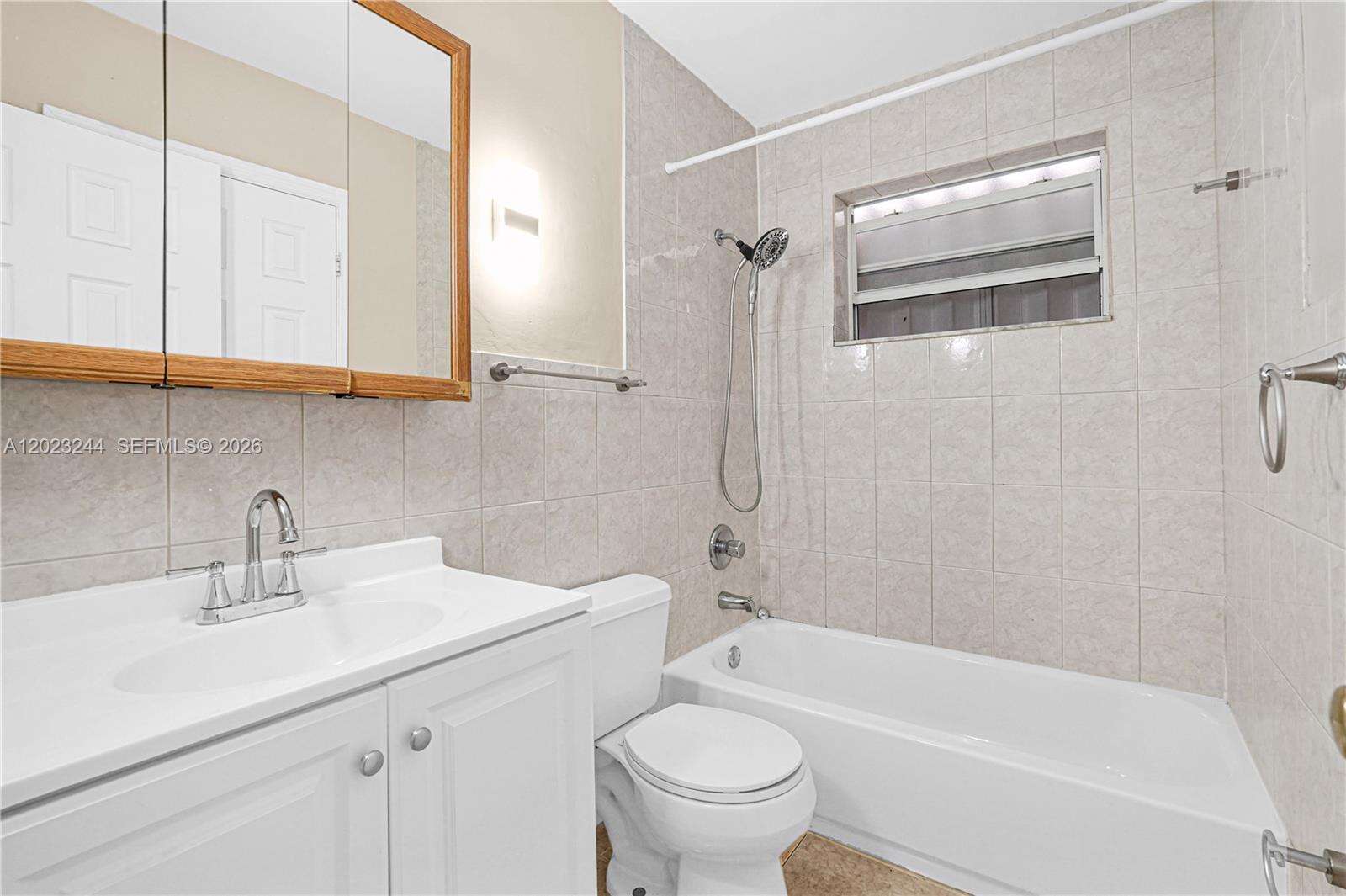 Miami | 2400 103rd Ct N/A | Picture 17