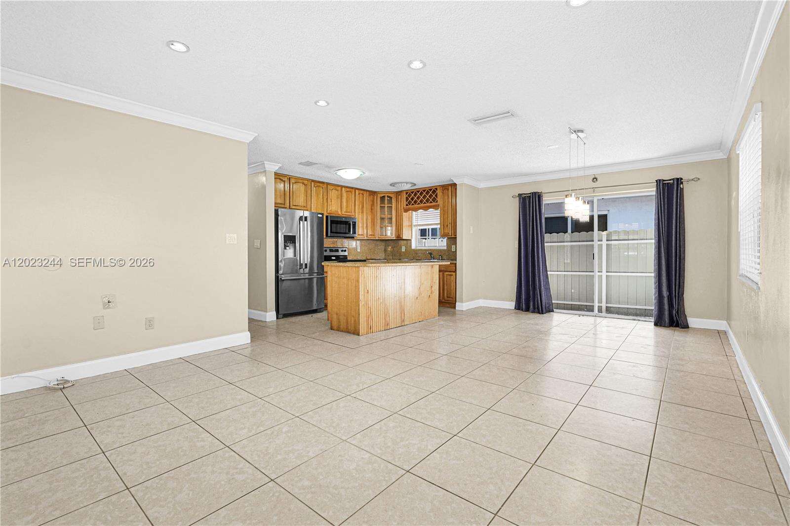Miami | 2400 103rd Ct N/A | Picture 5