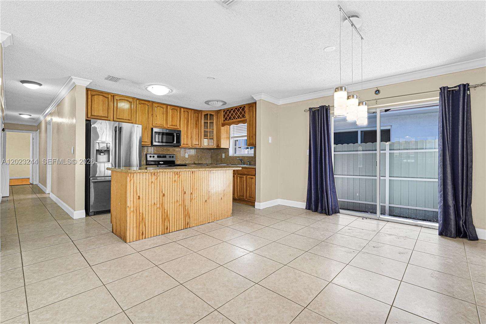 Miami | 2400 103rd Ct N/A | Picture 6