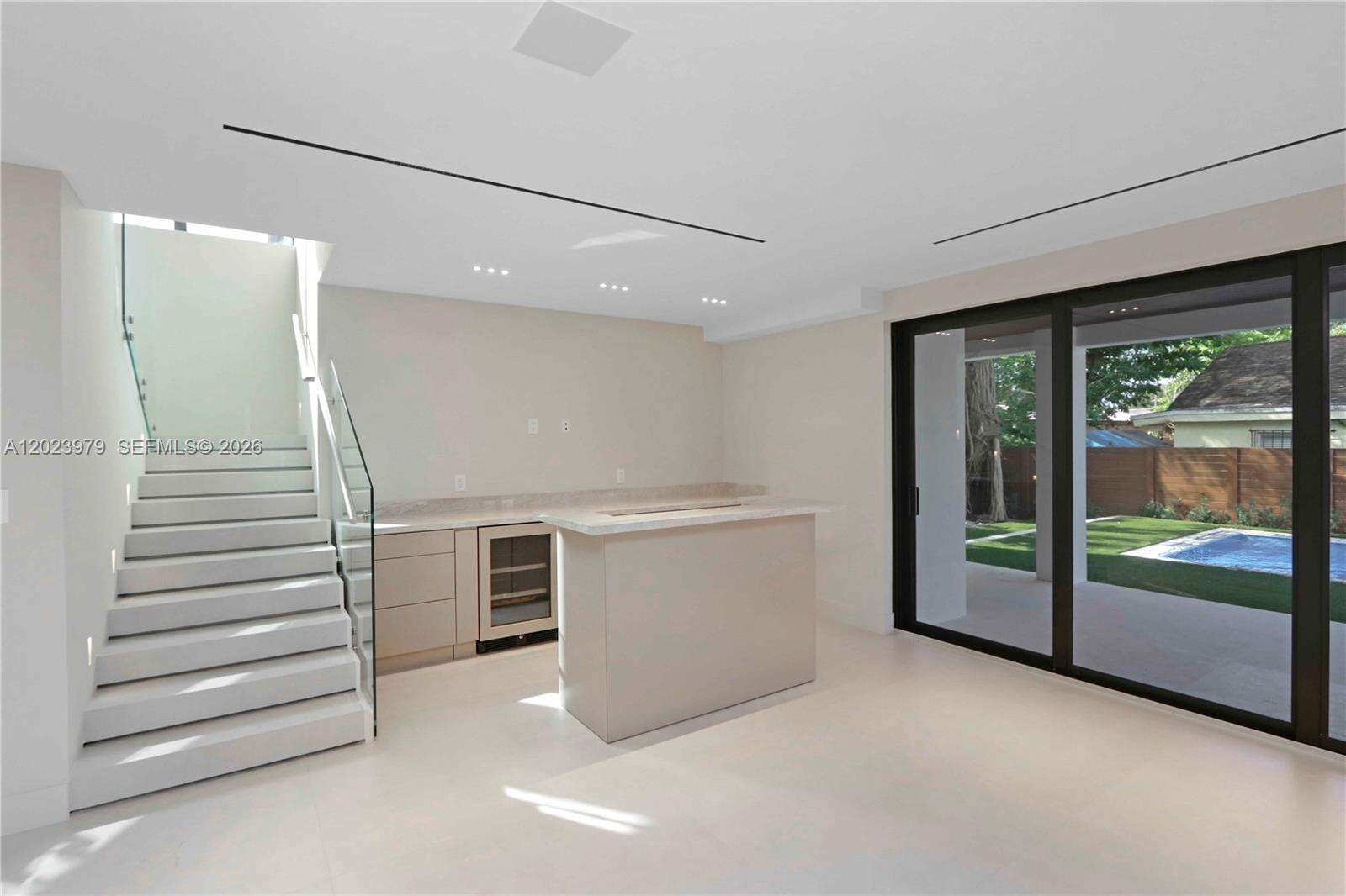 Miami | 330 19th Rd N/A | Picture 16
