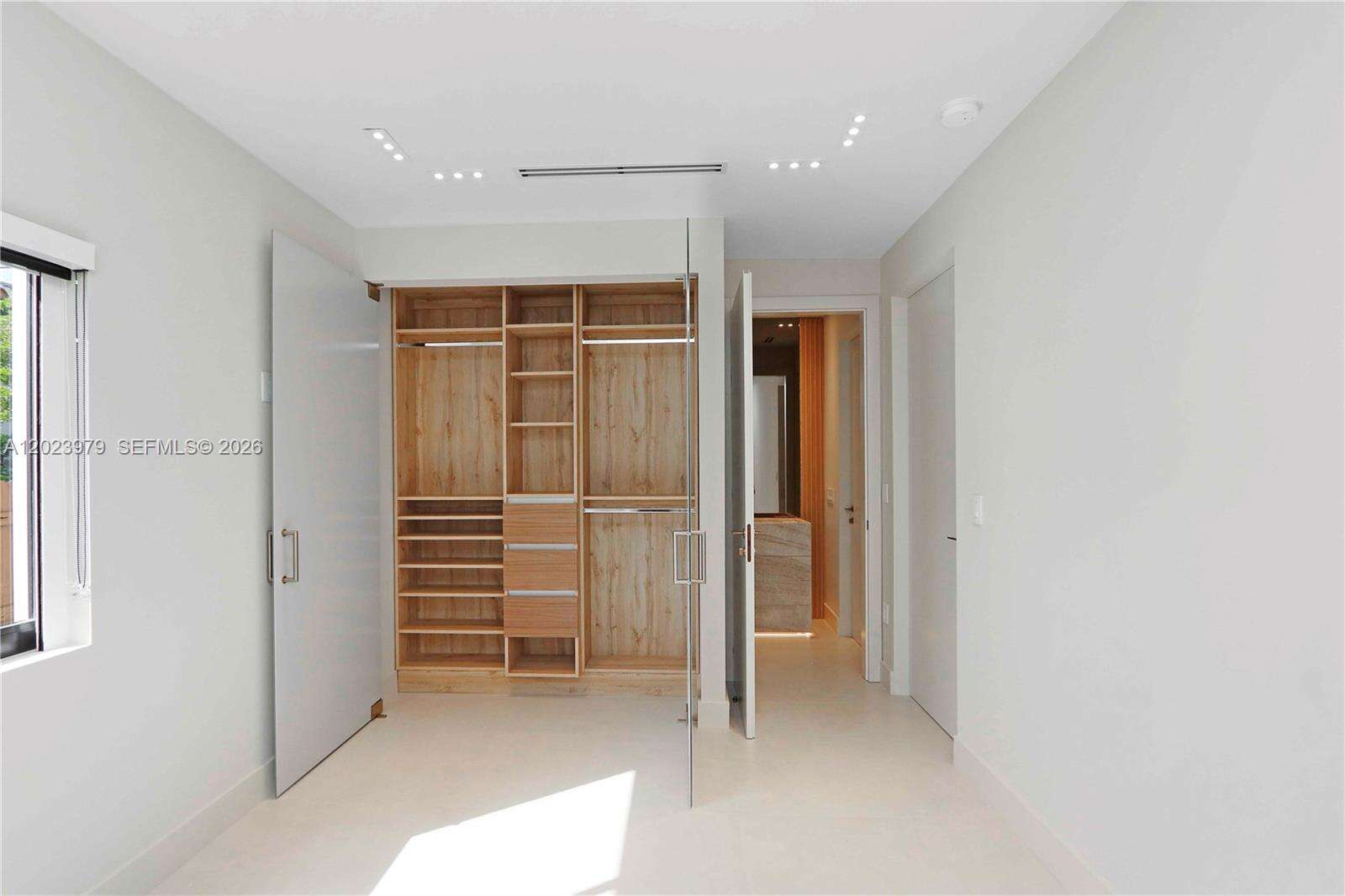 Miami | 330 19th Rd N/A | Picture 27