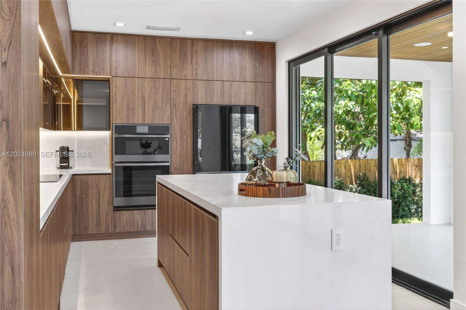 Miami | 6853 Waterway Dr N/A | Picture 13