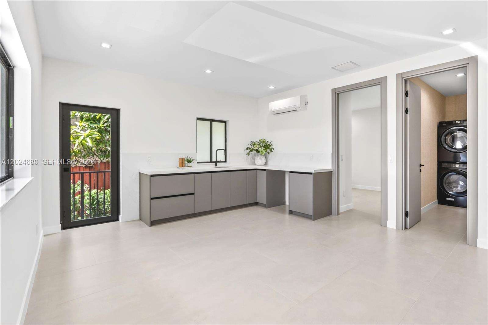 Miami | 6853 Waterway Dr N/A | Picture 35