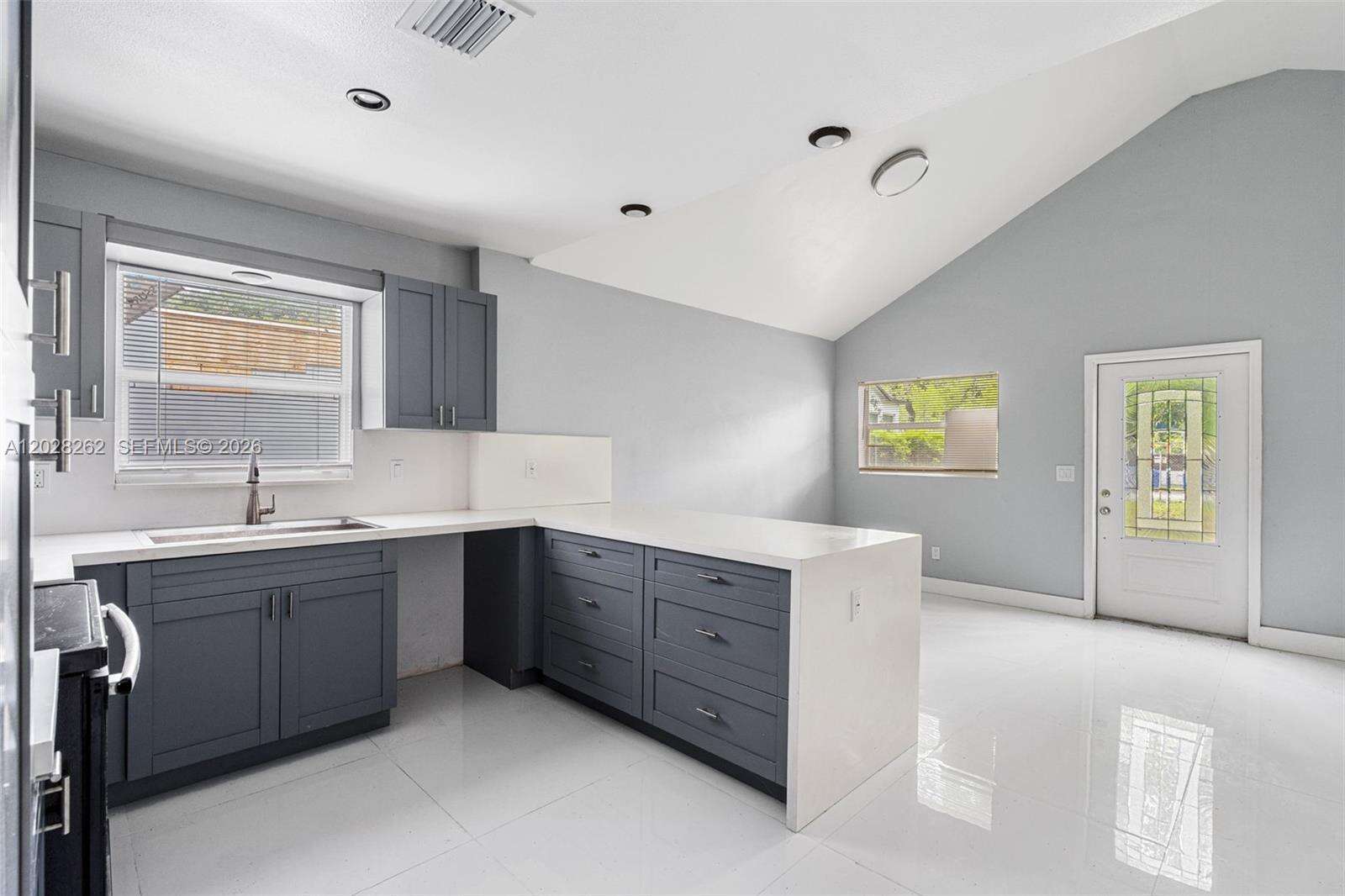 Miami | 352 41st St N/A | Picture 18