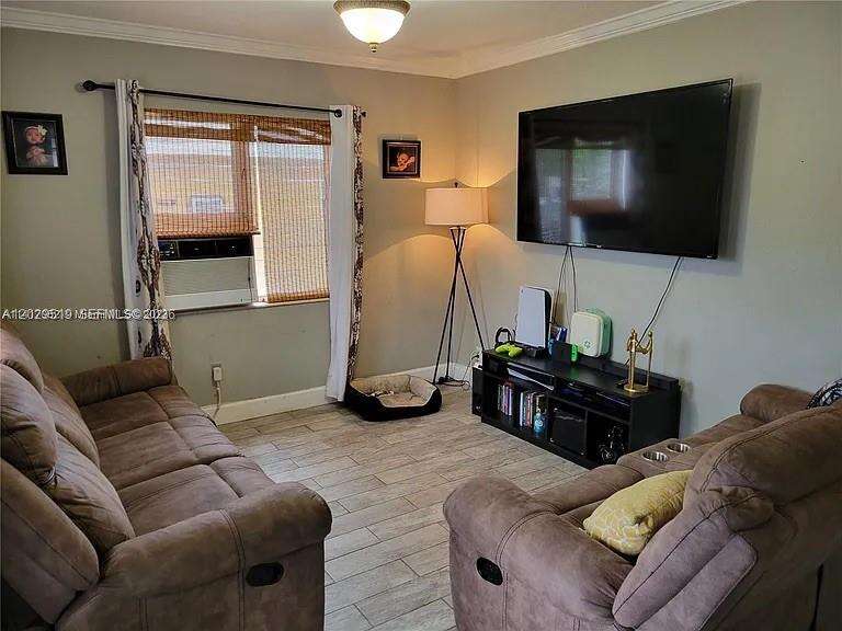 Fort Lauderdale | 1752 Lauderdale Manor Dr N/A | Picture 3