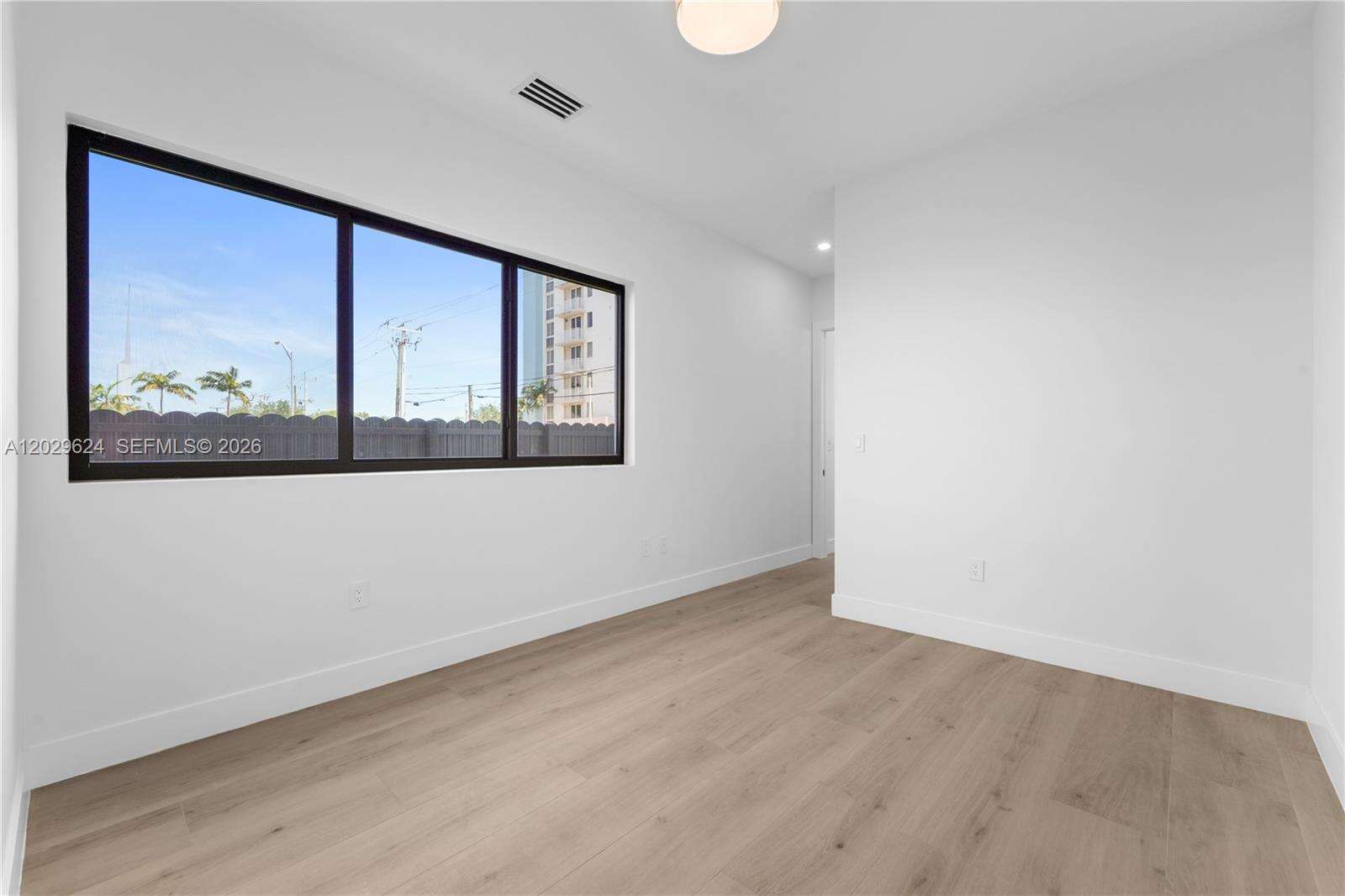 Miami | 2735 23rd Ter N/A | Picture 17