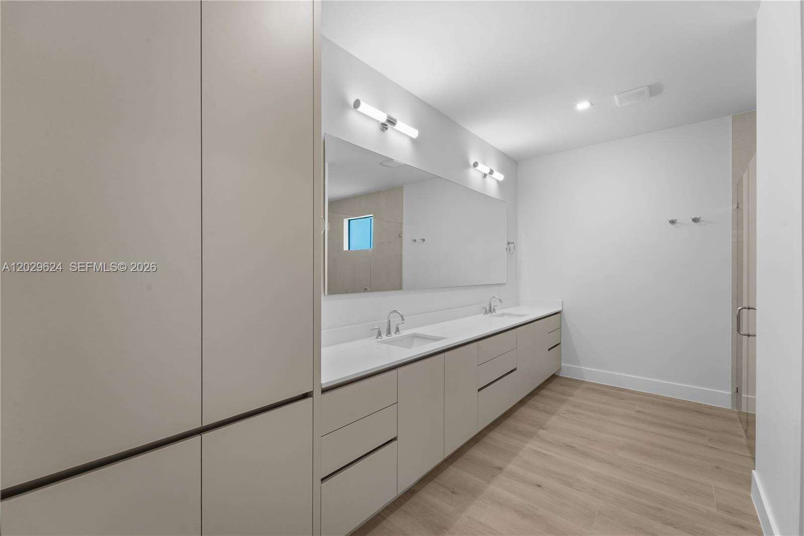 Miami | 2735 23rd Ter N/A | Picture 36