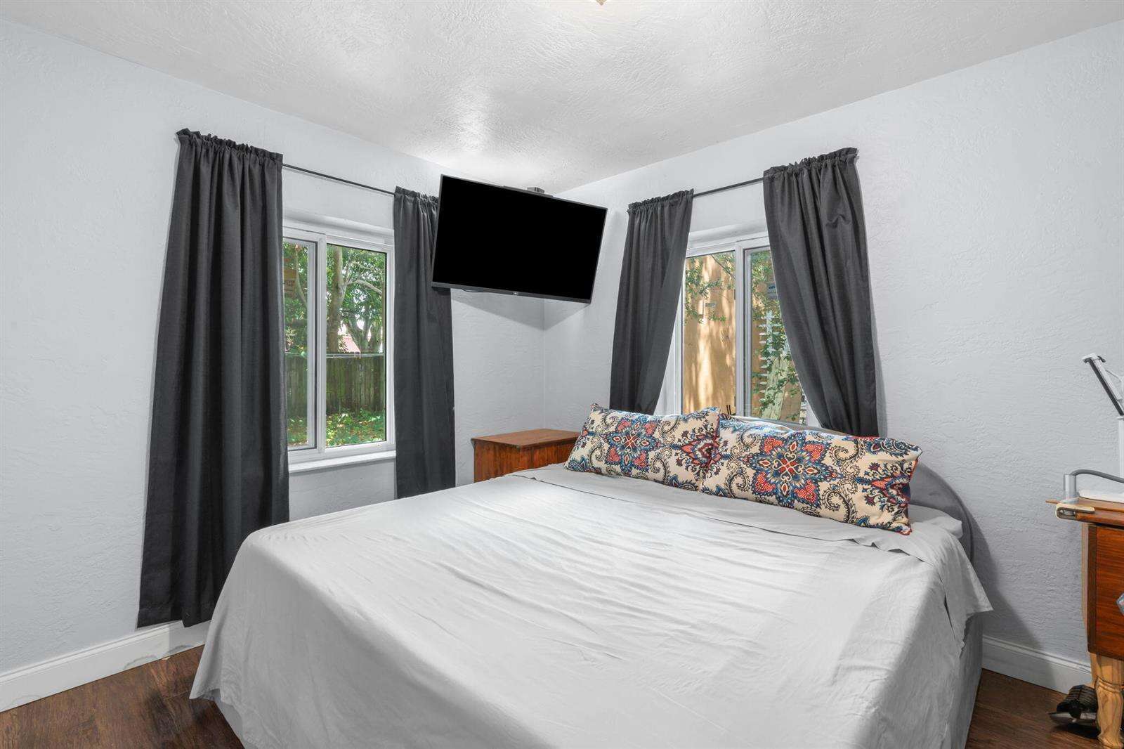 Hollywood | 2126 Washington N/A | Picture 18