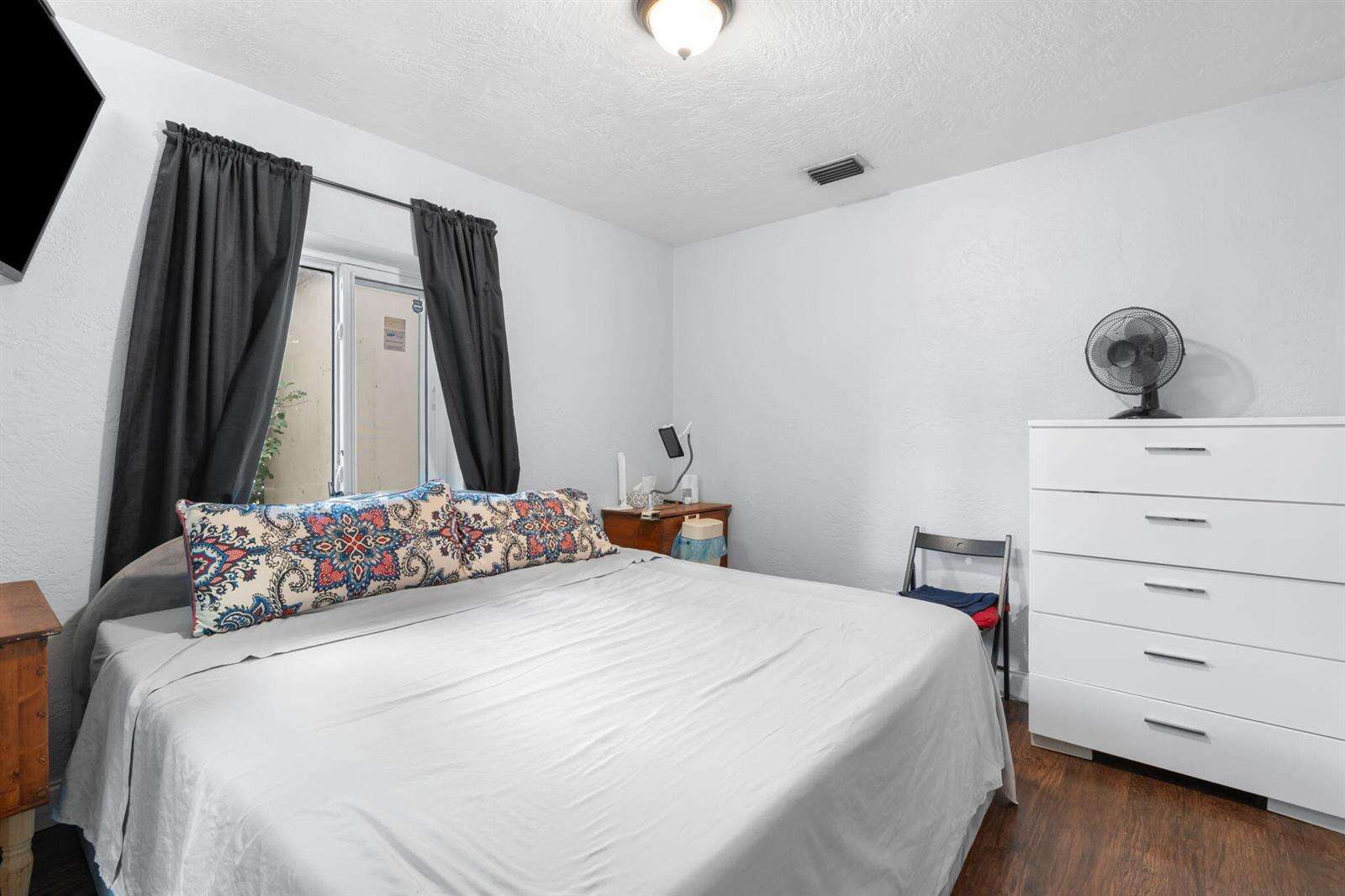 Hollywood | 2126 Washington N/A | Picture 20
