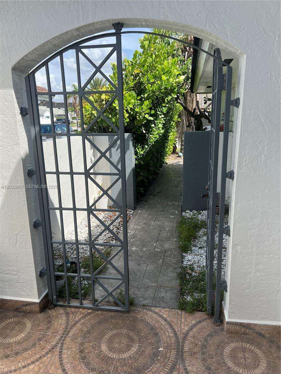 Miami | 5861 149th Ct N/A | Picture 3