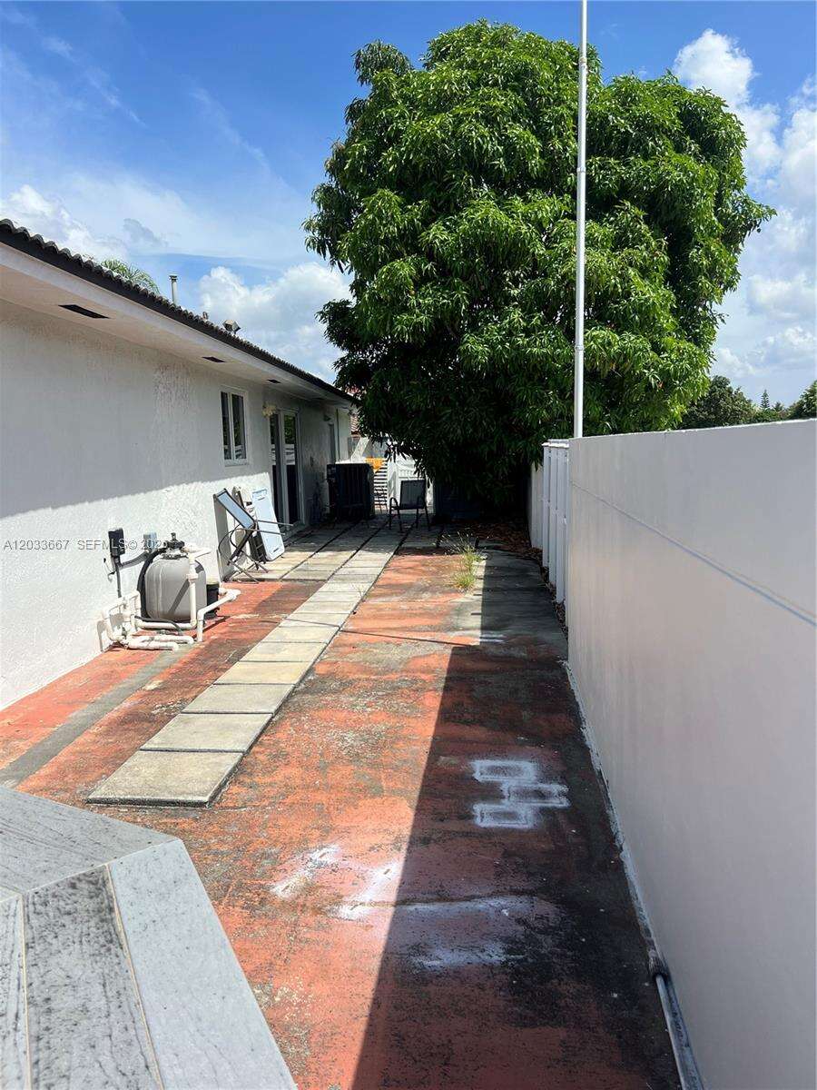Miami | 5861 149th Ct N/A | Picture 28