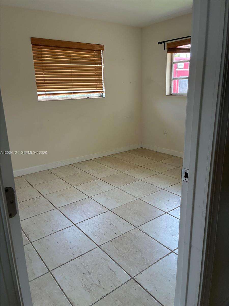 Miami | 18715 18th Ave N/A | Picture 14