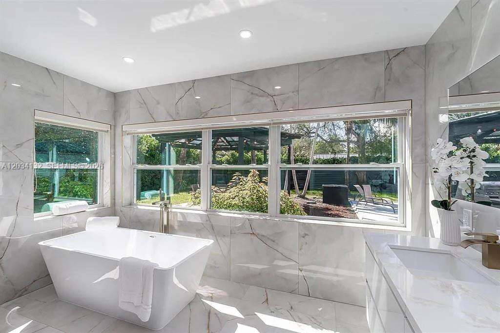 Palmetto Bay | 15201 74th Pl N/A | Picture 12