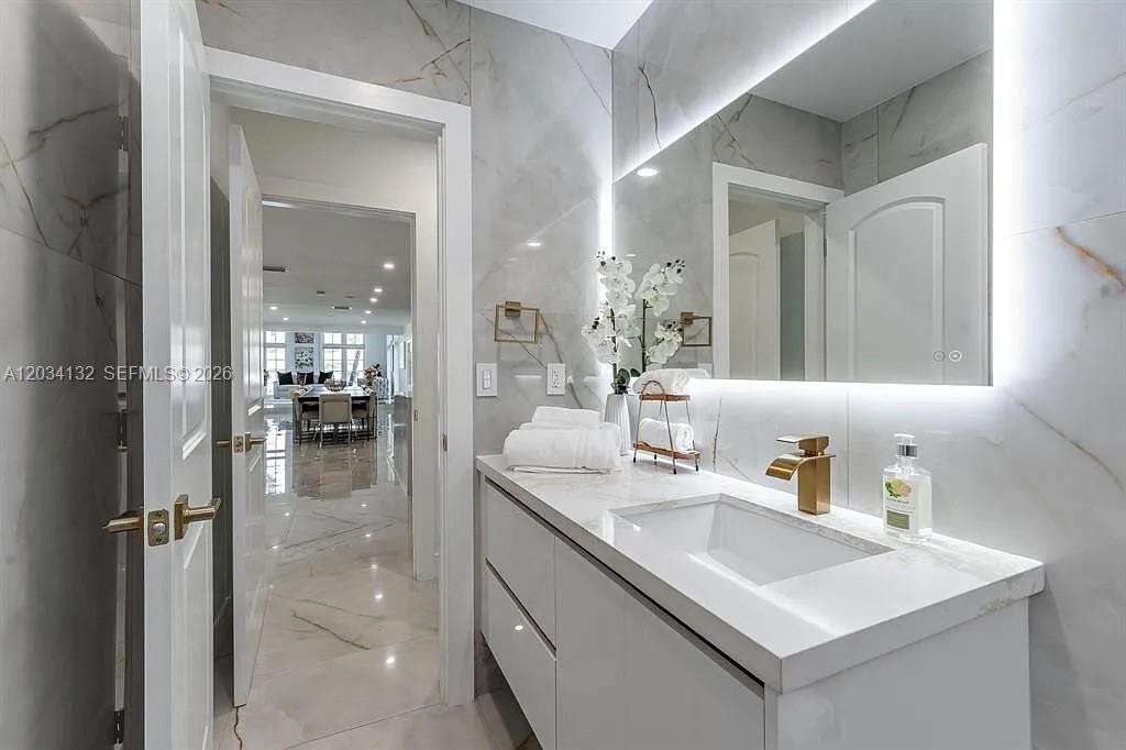 Palmetto Bay | 15201 74th Pl N/A | Picture 19