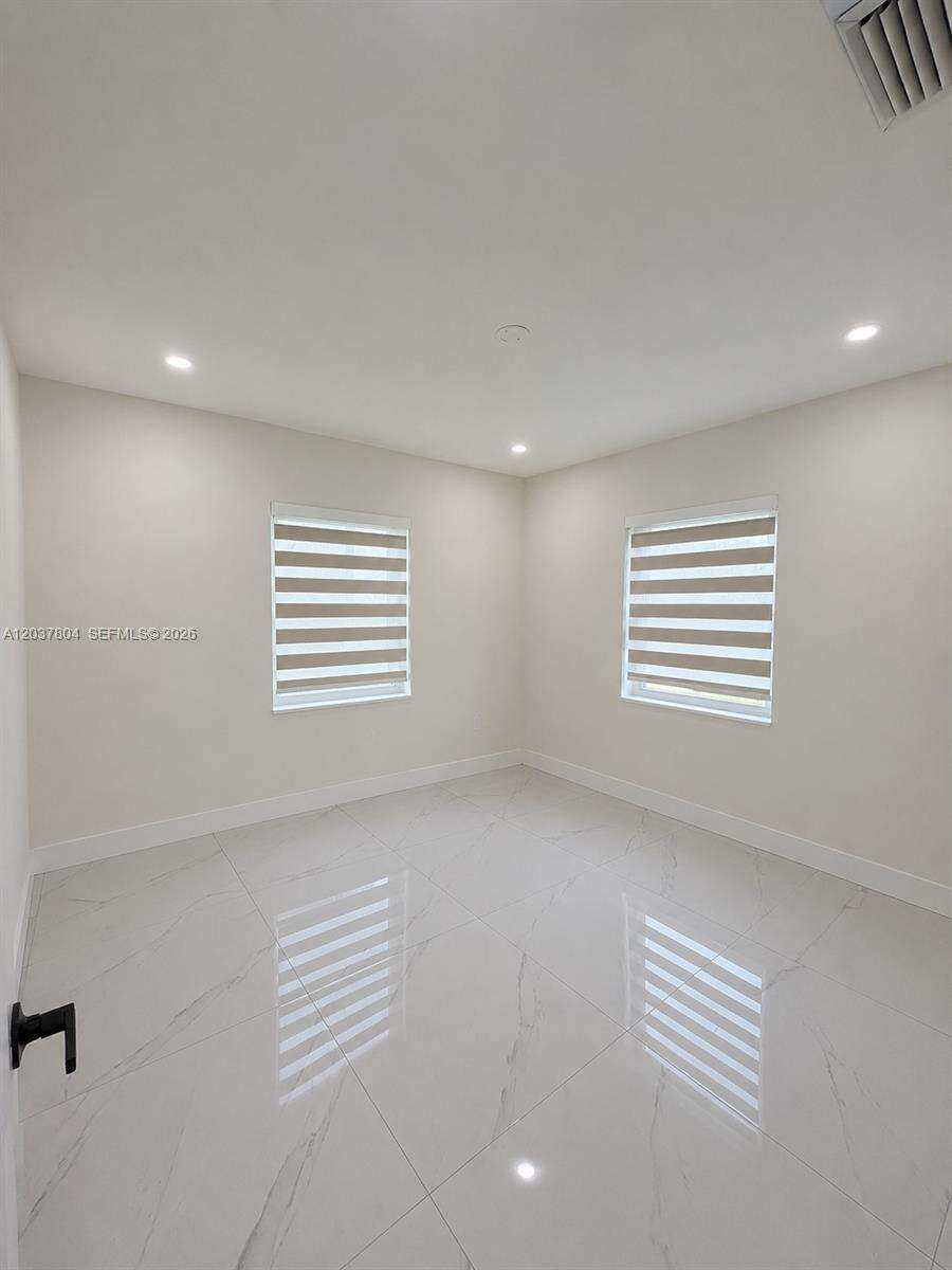 Miami | 4240 14th St N/A | Picture 12