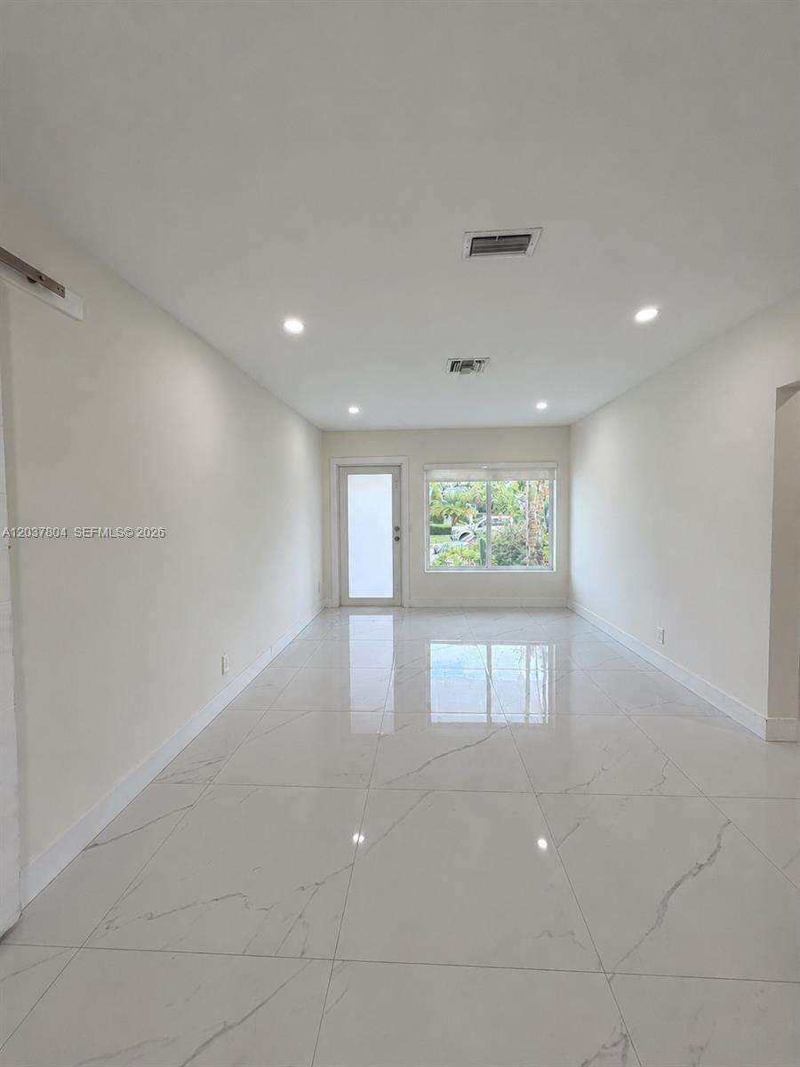Miami | 4240 14th St N/A | Picture 14