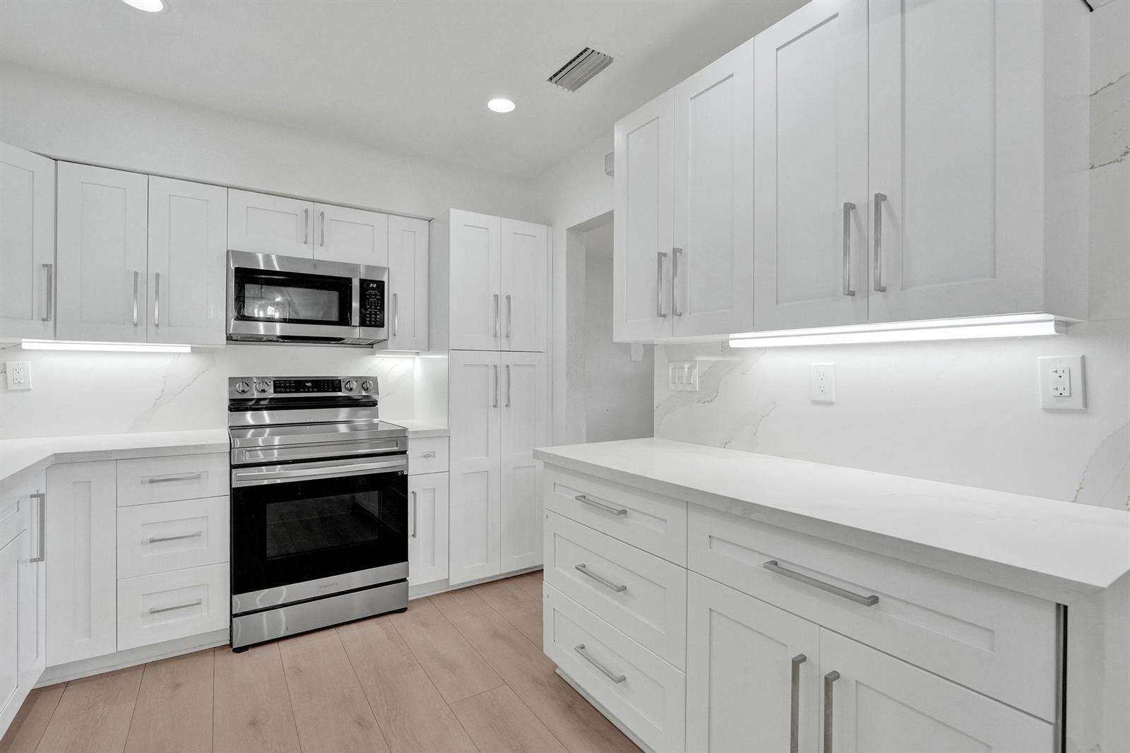 Fort Lauderdale | 1054 Wyoming N/A | Picture 7