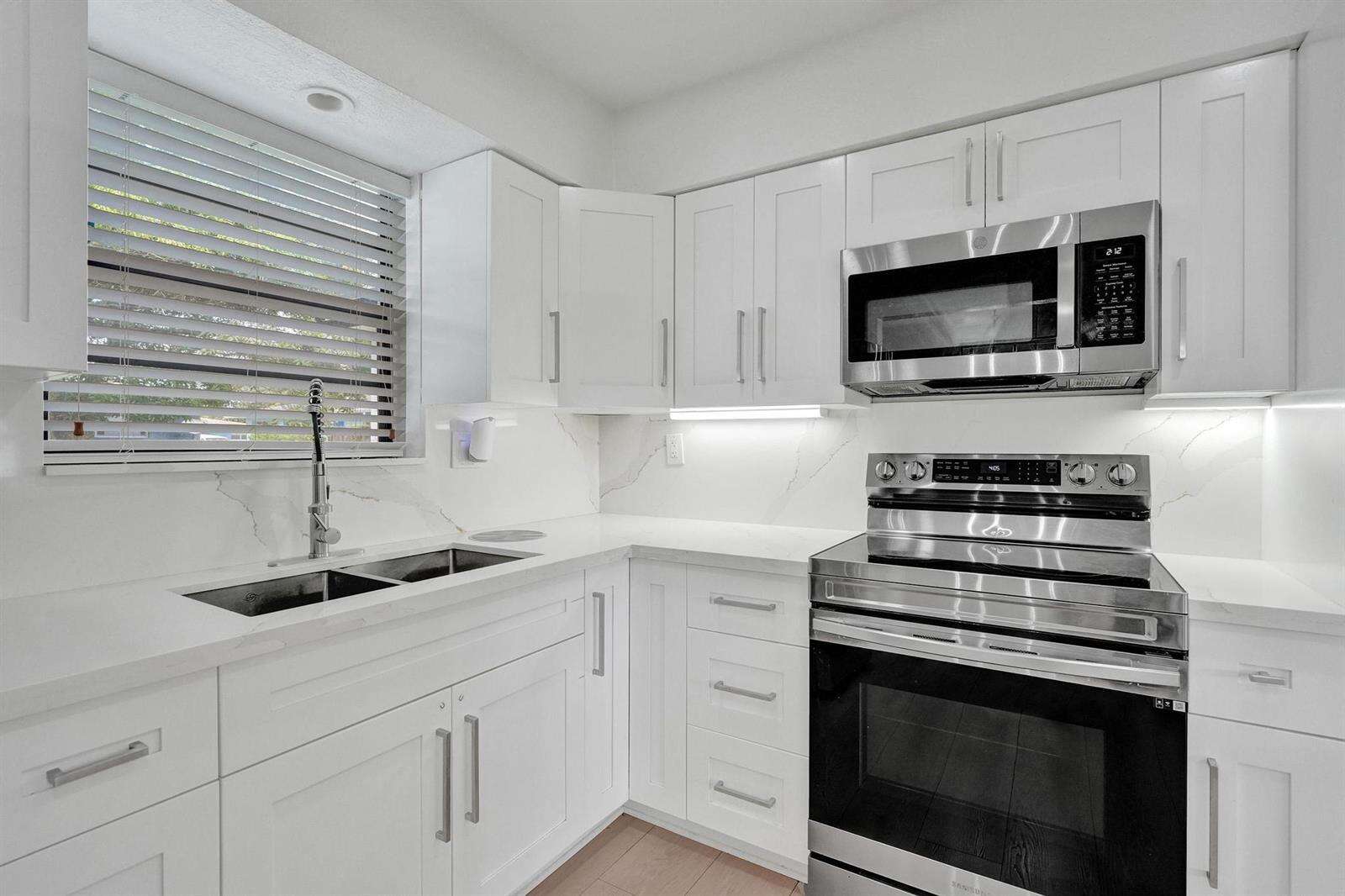 Fort Lauderdale | 1054 Wyoming N/A | Picture 10