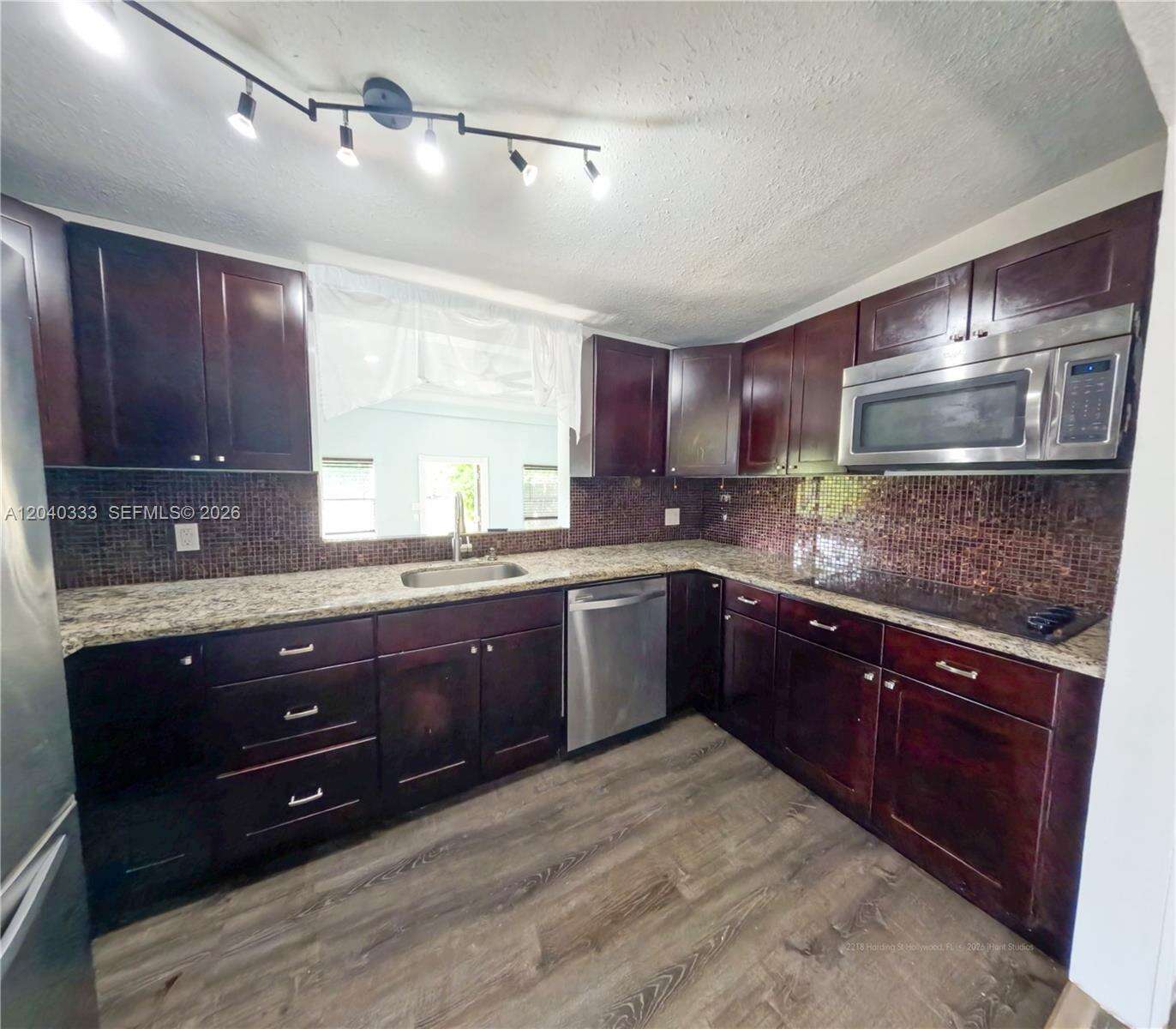 Hollywood | 2218 Harding St N/A | Picture 82