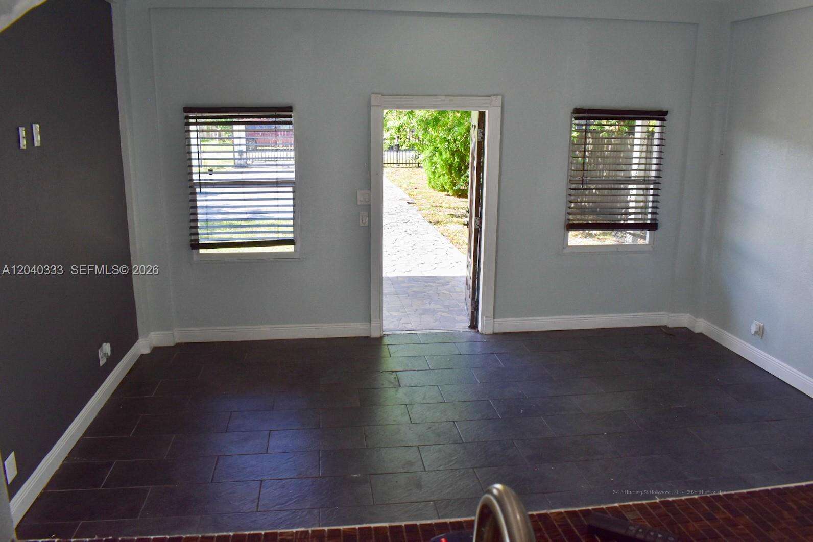 Hollywood | 2218 Harding St N/A | Picture 98