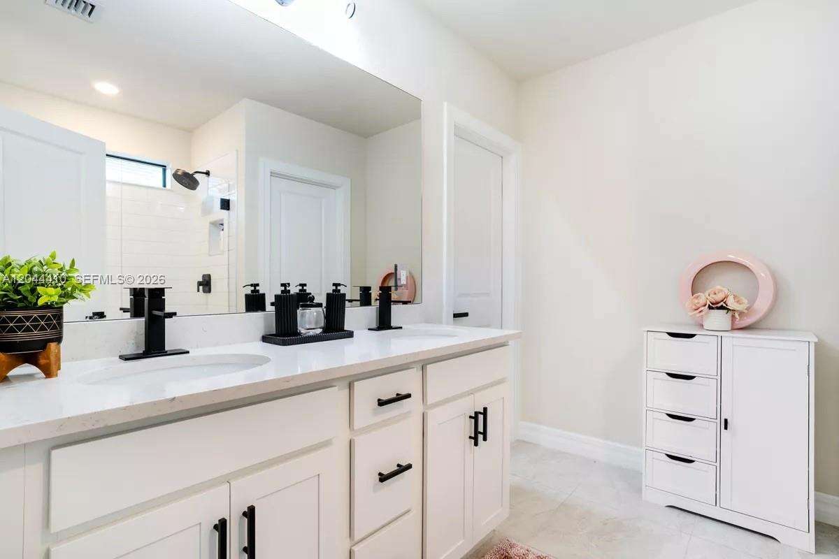 Lauderdale Lakes | 2940 Shortleaf Ave N/A | Picture 11
