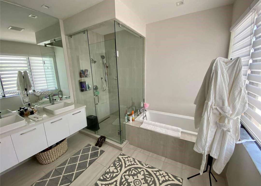 Doral | 8256 48th Ter N/A | Picture 19