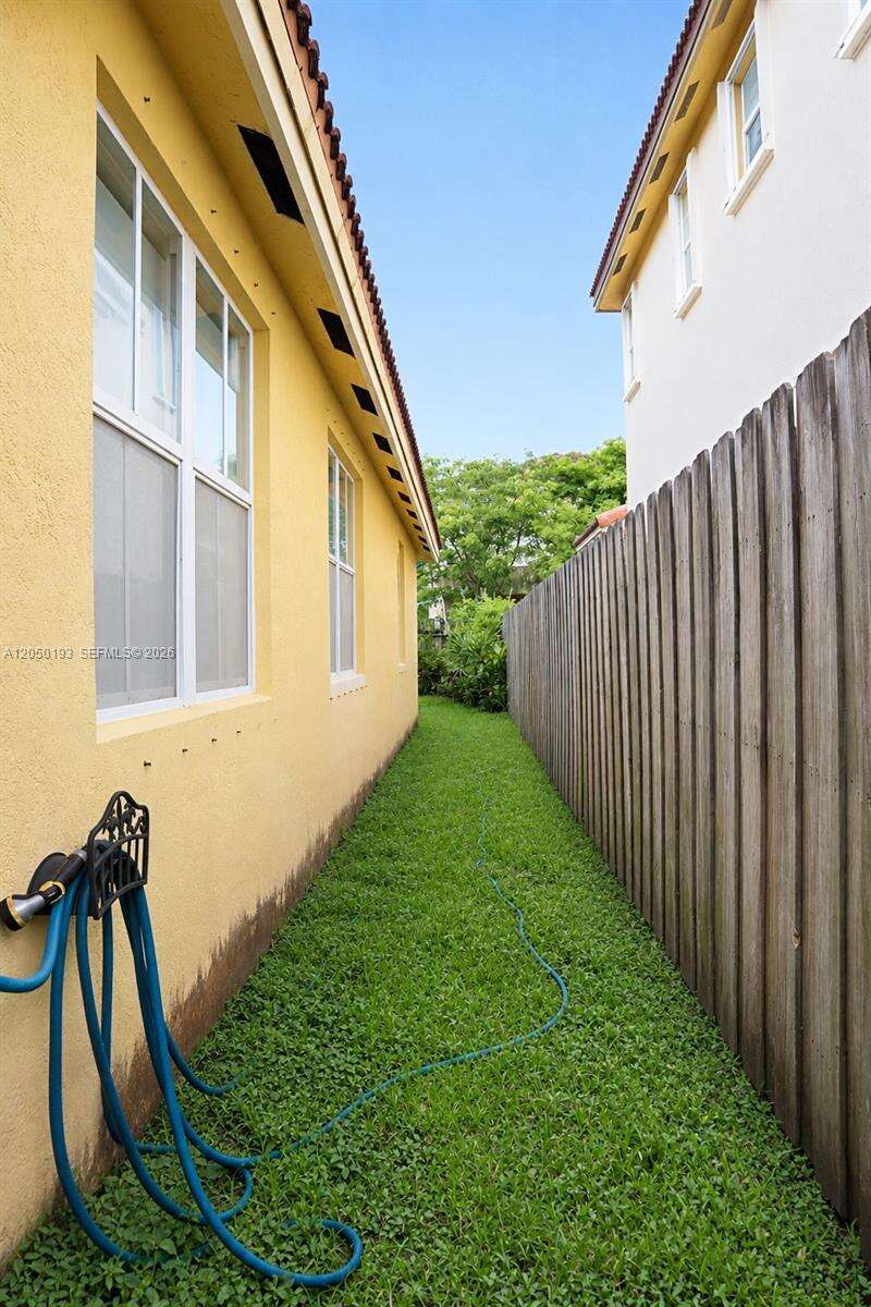 Miami | 16474 84th St N/A | Picture 24