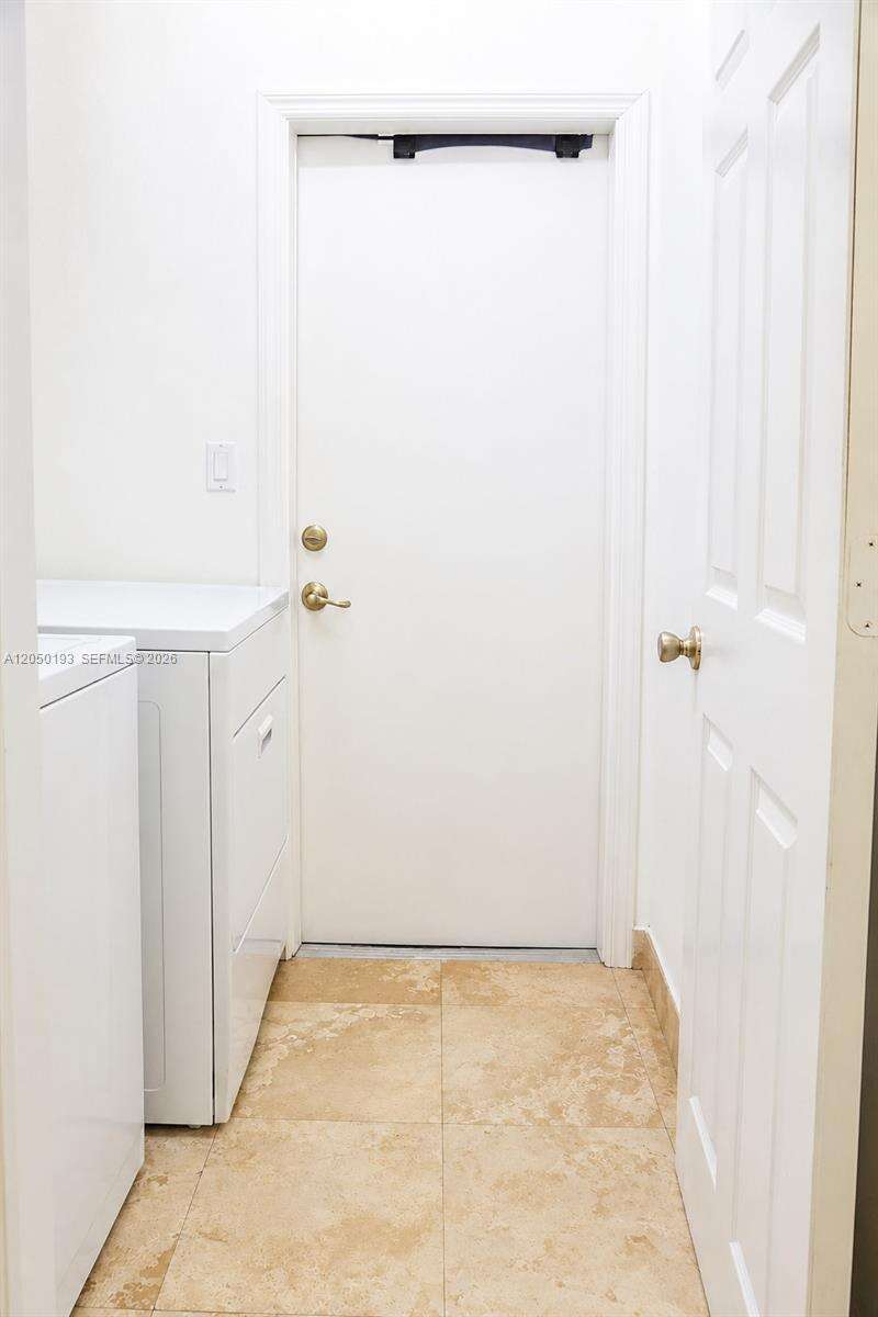 Miami | 16474 84th St N/A | Picture 9
