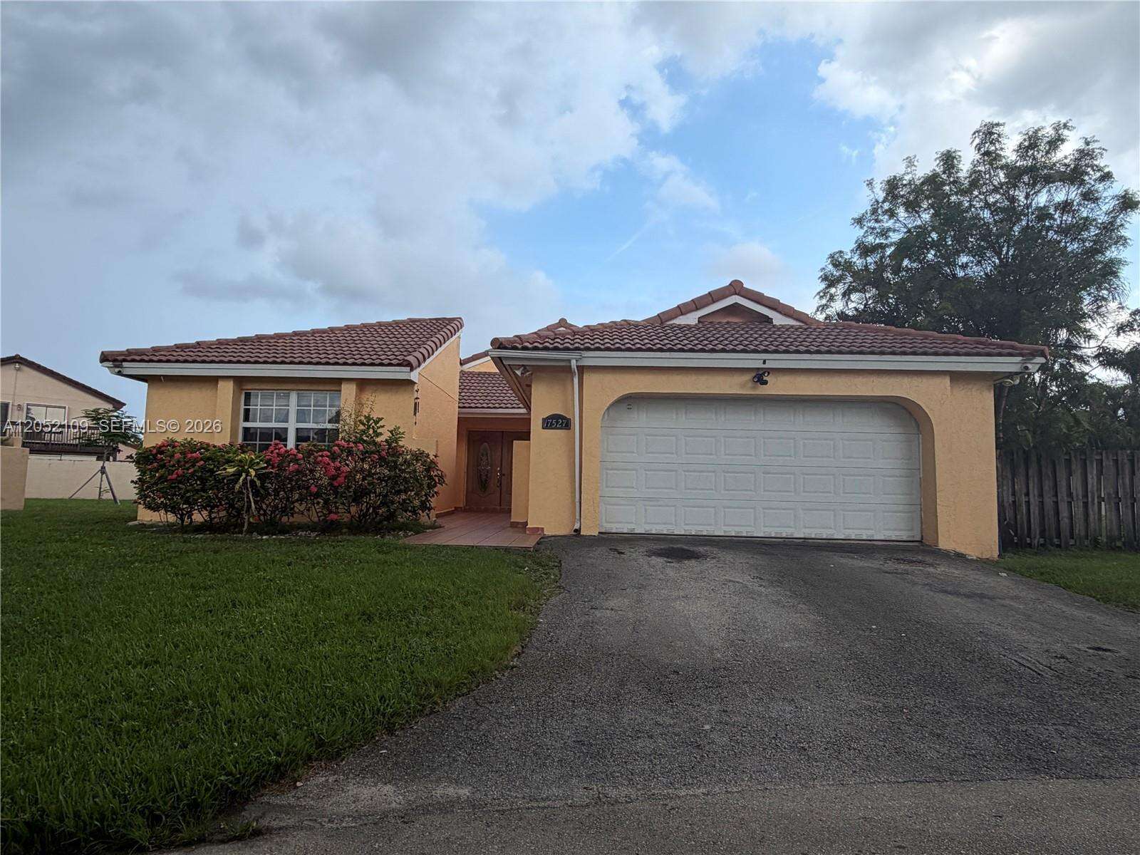 Hialeah | 17527 62nd Pl N N/A | Picture 1