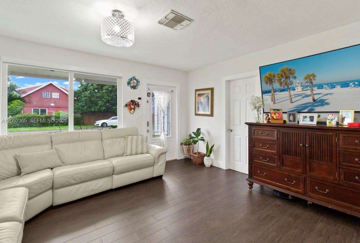 Miami | 11241 177th St N/A | Picture 2