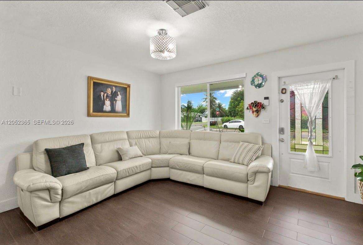 Miami | 11241 177th St N/A | Picture 3