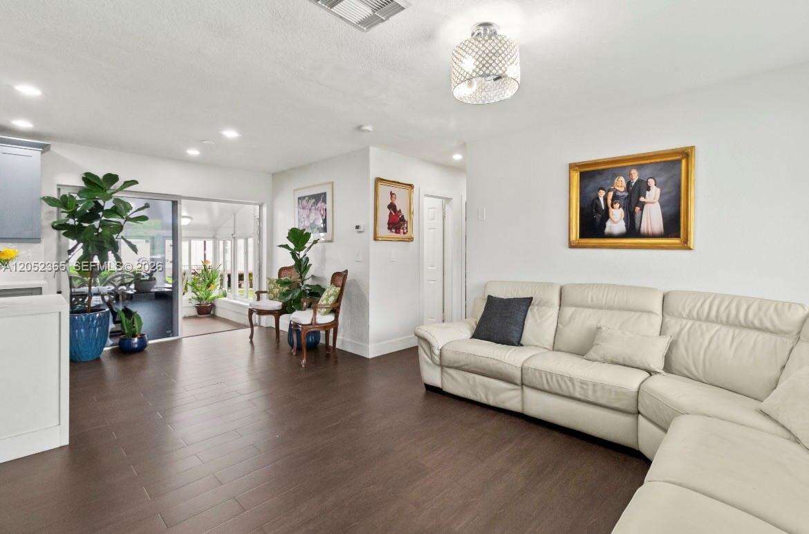Miami | 11241 177th St N/A | Picture 4