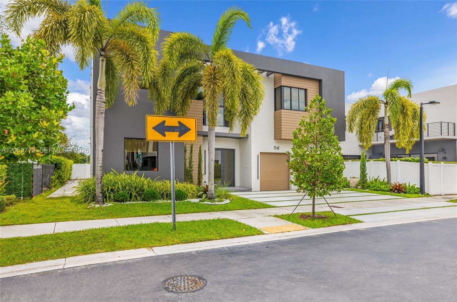 Doral | 7541 100th Ave N/A | Picture 1