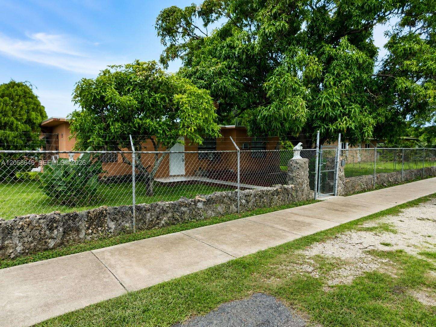 Miami | 10200 171st St N/A | Picture 12