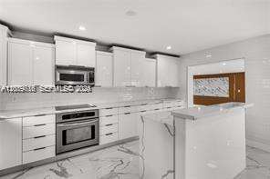 Fort Lauderdale | 2185 Imperial Point Dr N/A | Picture 18