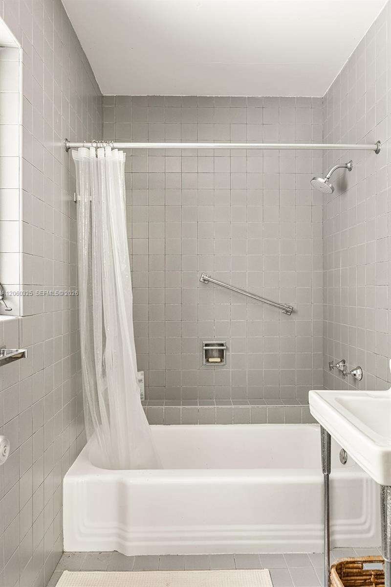 Miami | 4330 Lennox Dr N/A | Picture 26