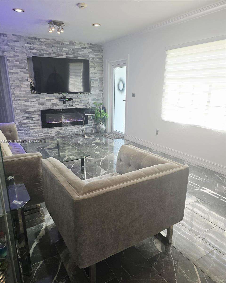 Hialeah |   N/A | Picture 2