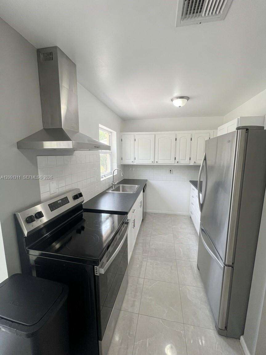 Pompano Beach | 240 23rd Ct N/A | Picture 4