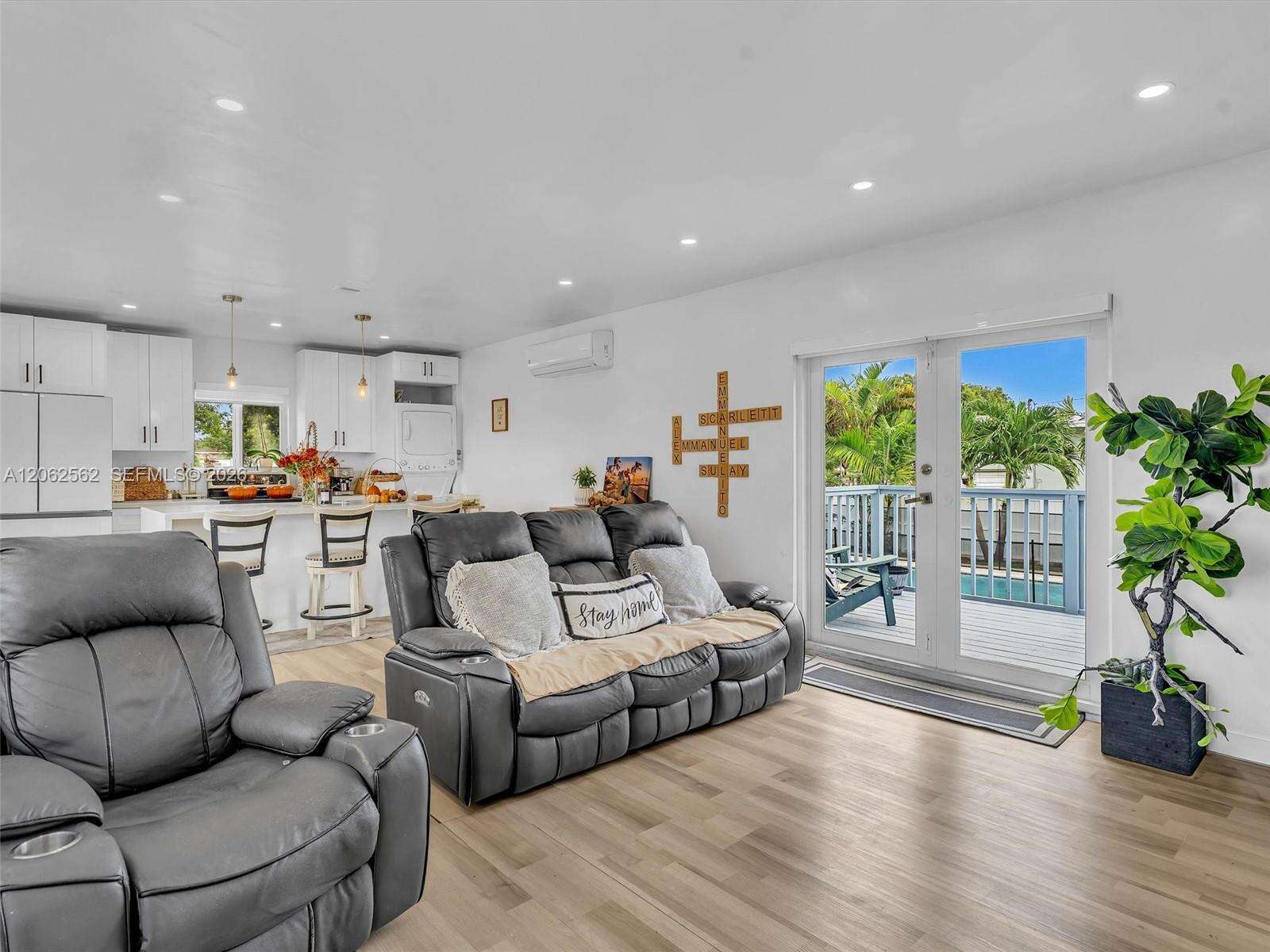 Miami | 2401 83rd Ave N/A | Picture 11