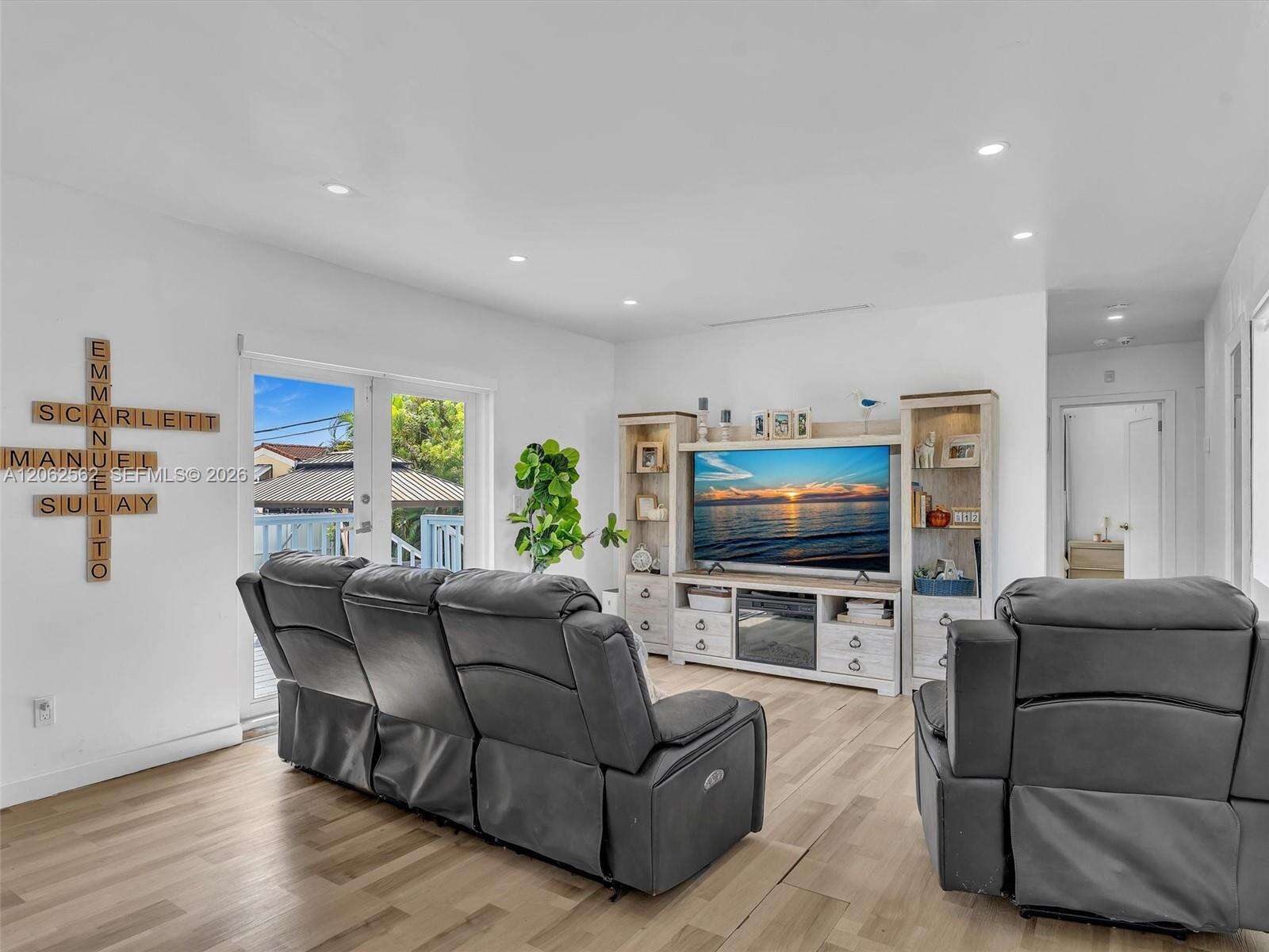 Miami | 2401 83rd Ave N/A | Picture 7