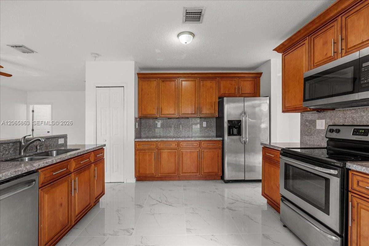 Homestead | 1720 35 Avenue N/A | Picture 8