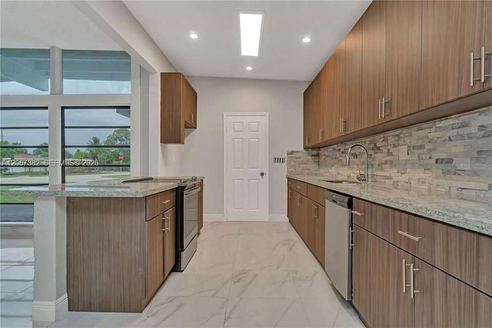 Fort Lauderdale | 486 Evanston Cir N/A | Picture 2