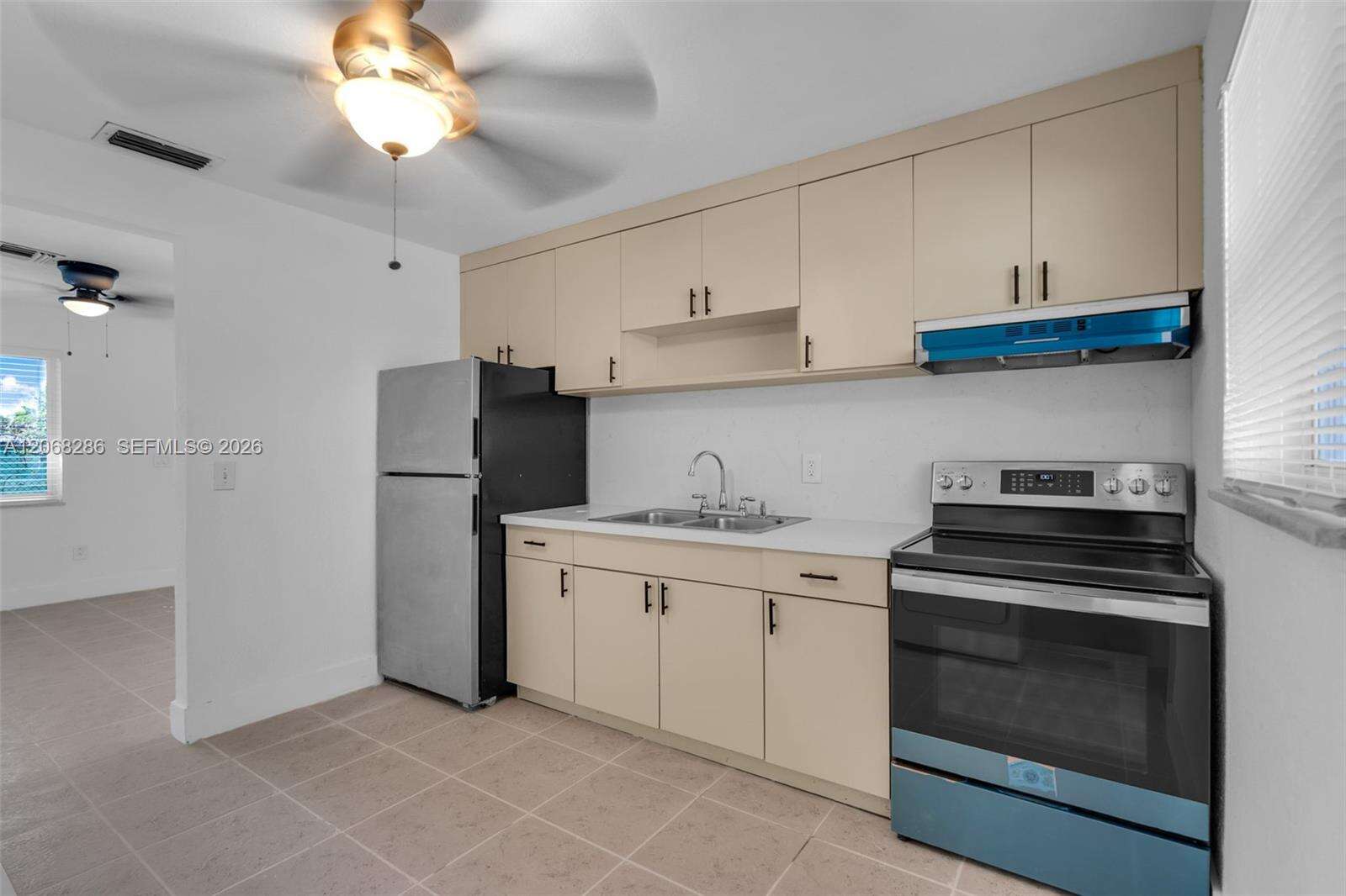 Hallandale Beach |   Unit #1-2 | Picture 8