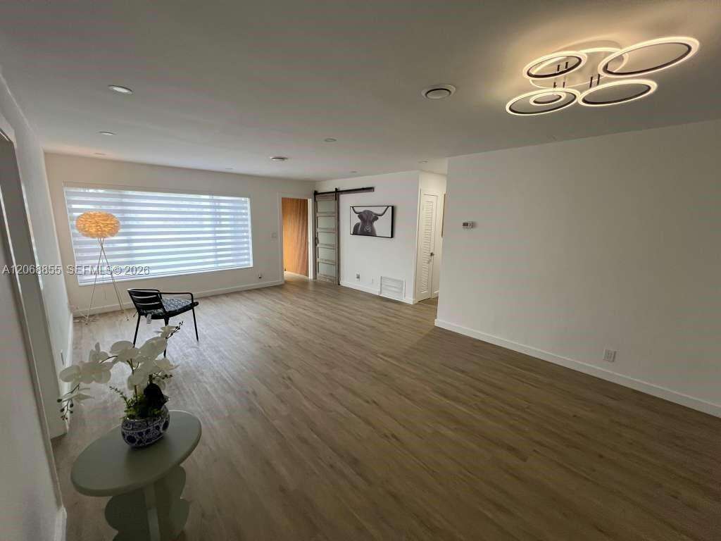 Sunrise | 6220 19th St N/A | Picture 3
