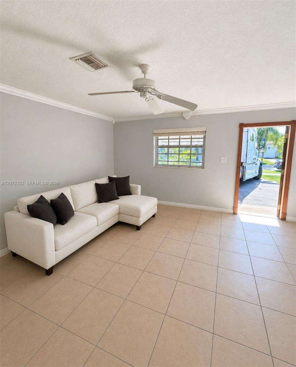 Fort Lauderdale | 2221 30th Way N/A | Picture 9